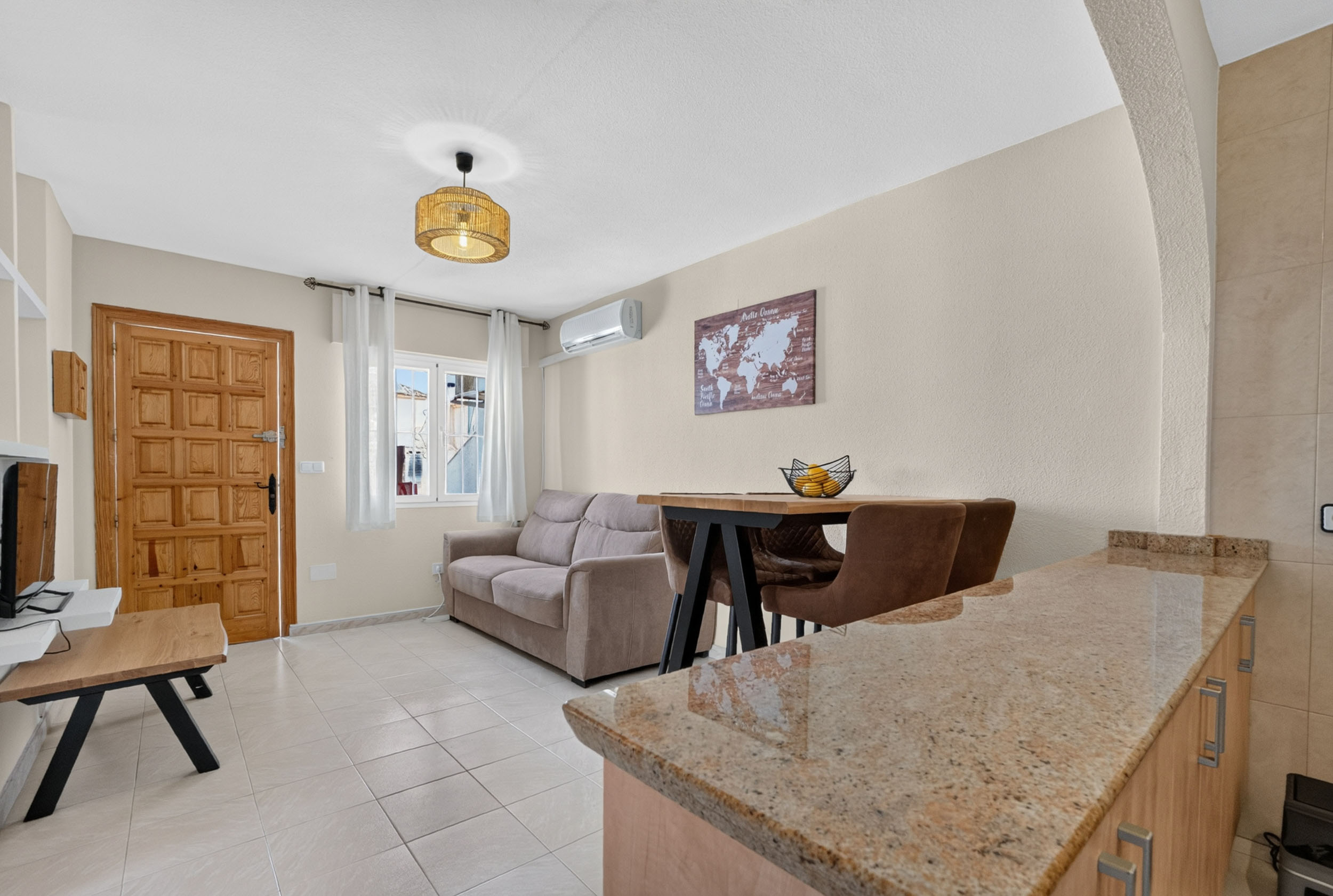 Bungalow de 2 dormitorios en Los Altos, Alicante province – Ref. 3405-04372