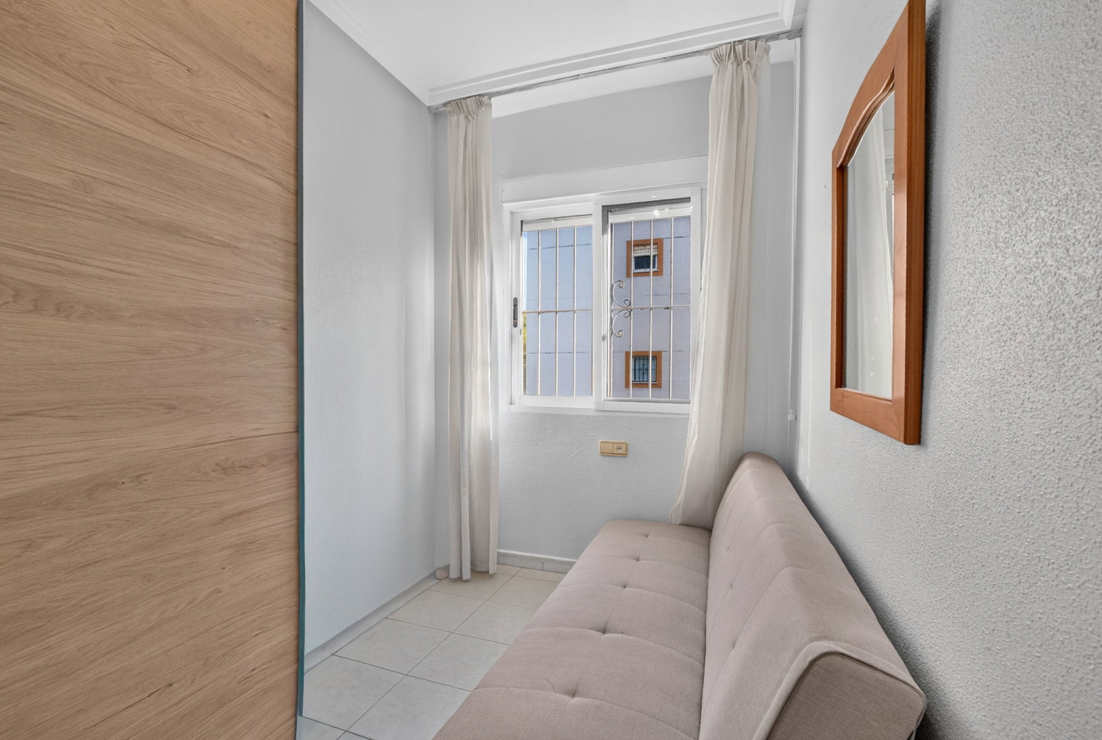 Apartamento de 3 dormitorios en Torrevieja, Alicante province – Ref. 3405-04383