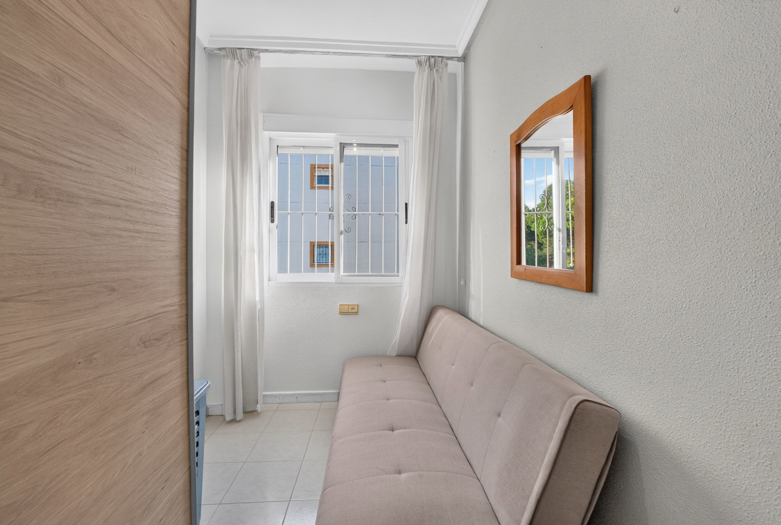 Apartamento de 3 dormitorios en Torrevieja, Alicante province – Ref. 3405-04383