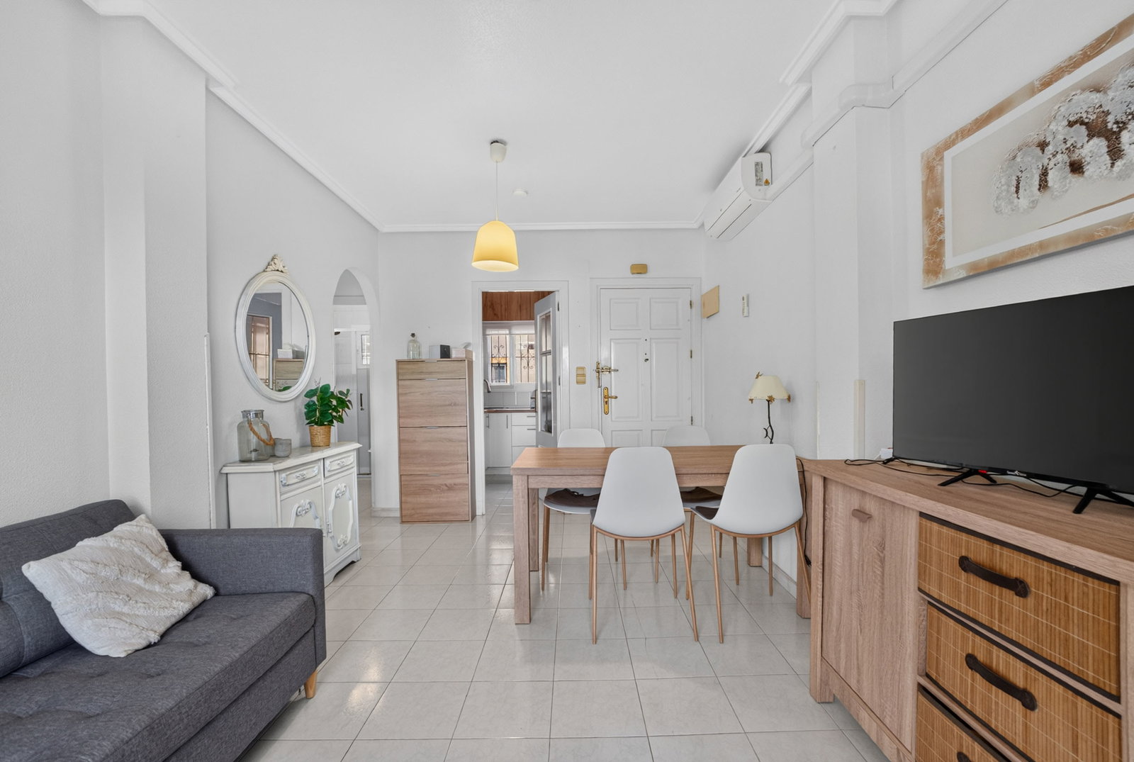 Apartamento de 3 dormitorios en Torrevieja, Alicante province – Ref. 3405-04383