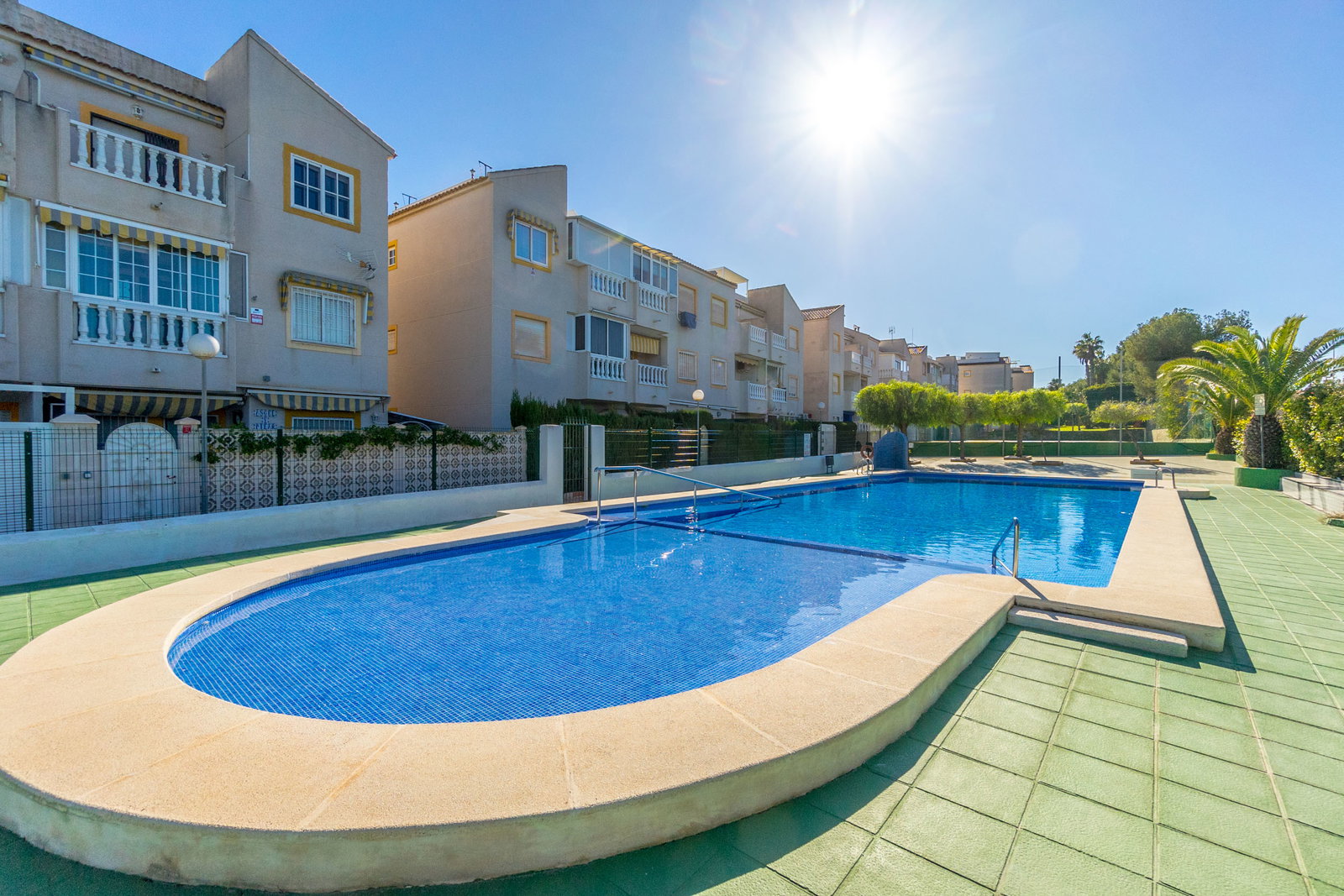 Apartamento de 3 dormitorios en Torrevieja, Alicante province – Ref. 3405-04383