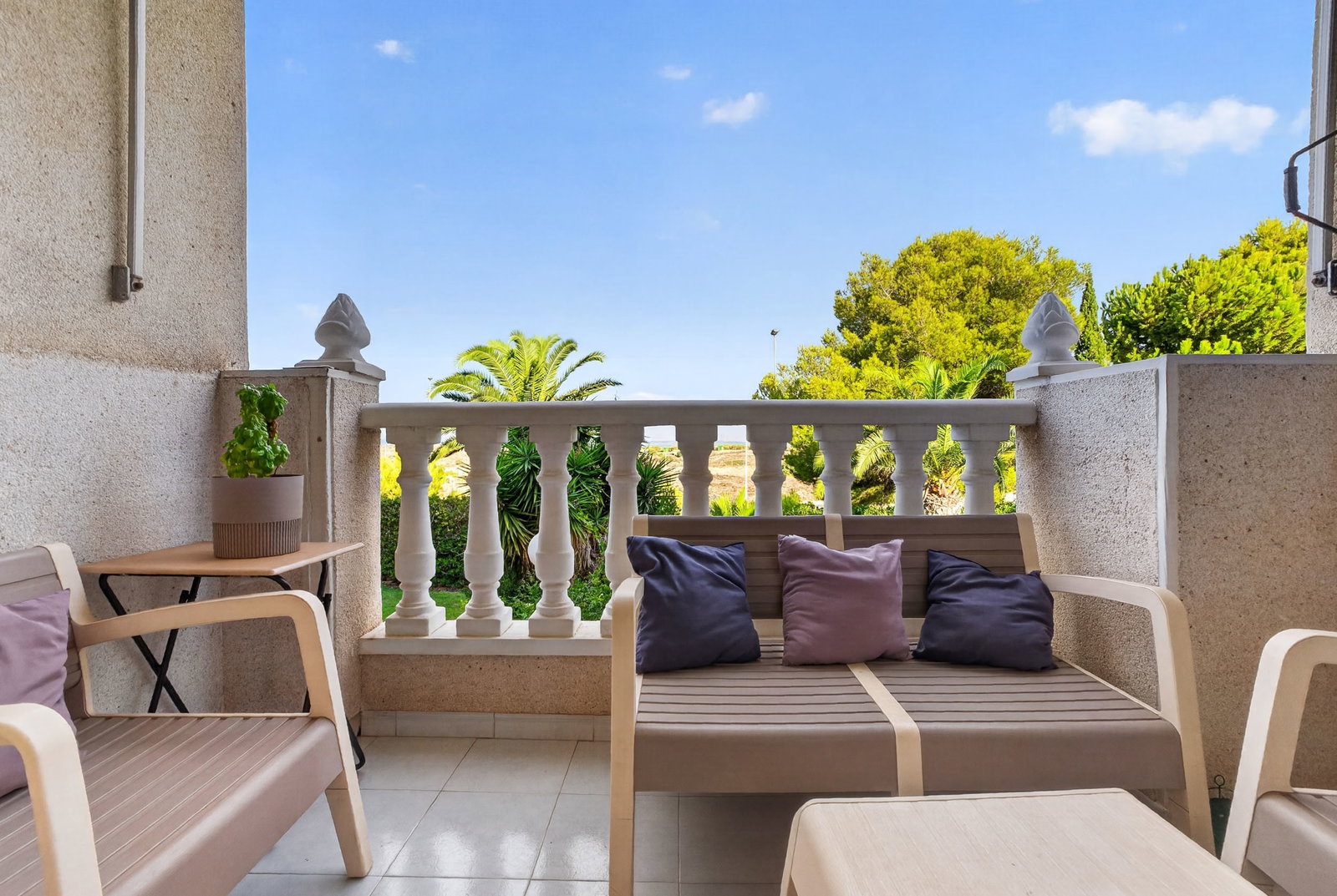 Apartamento de 3 dormitorios en Torrevieja, Alicante province – Ref. 3405-04383