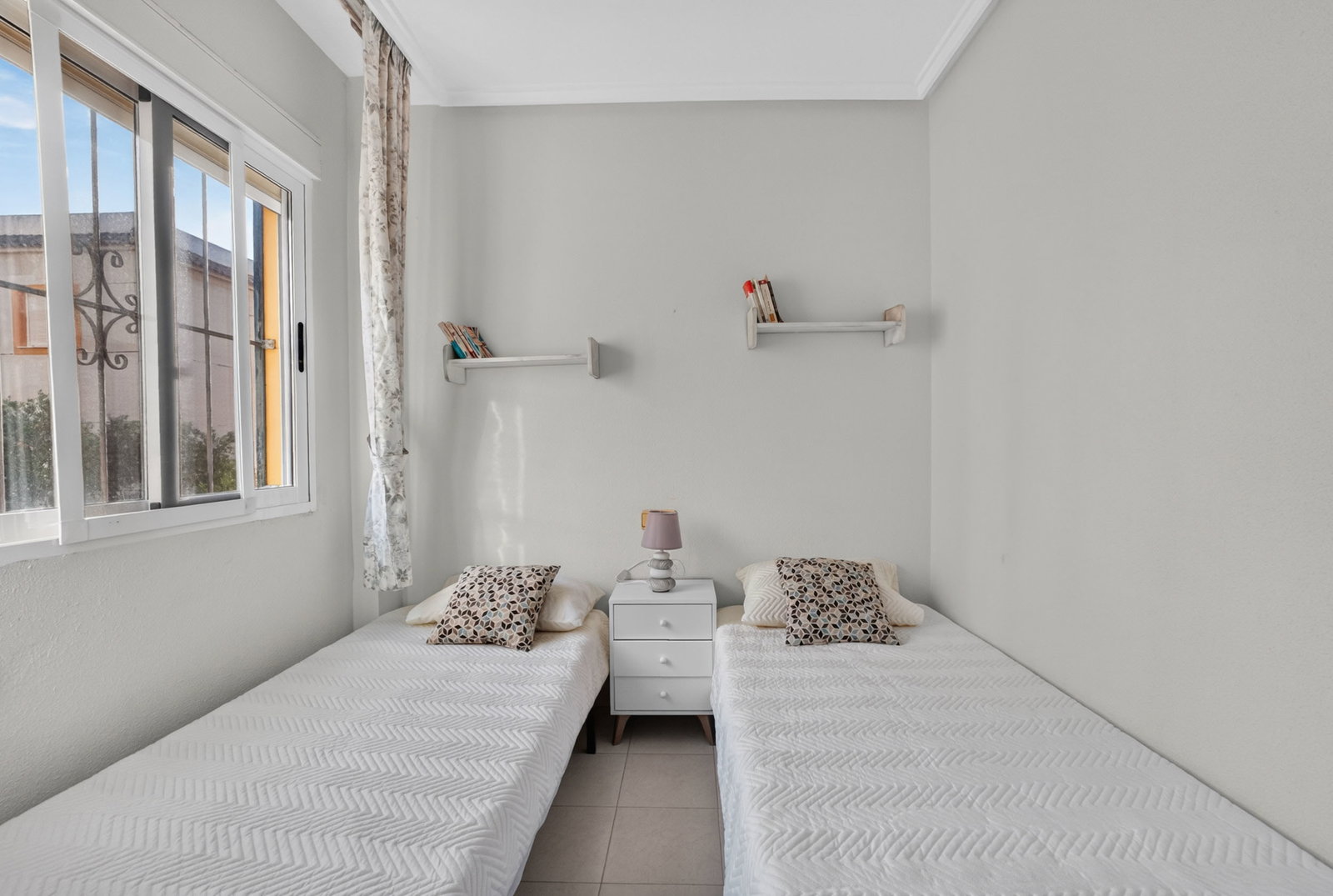 Apartamento de 3 dormitorios en Torrevieja, Alicante province – Ref. 3405-04383