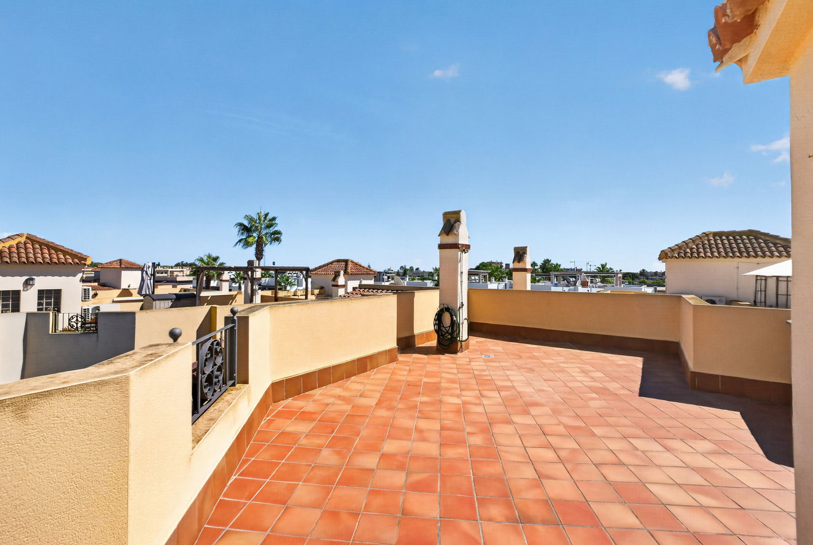 Apartamento de 2 dormitorios en Orihuela Costa, Alicante province – Ref. 3405-04392